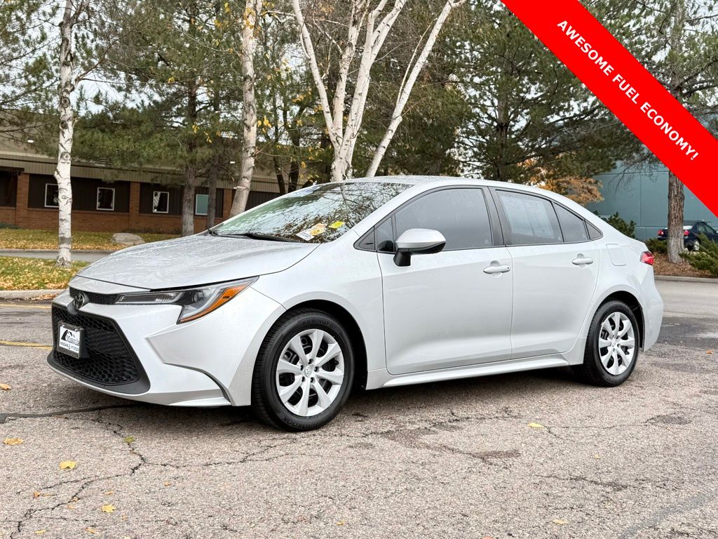2021 Toyota Corolla LE's photo