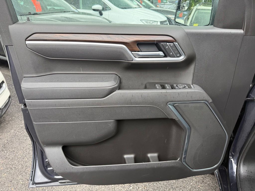 2025 GMC Sierra 1500 SLT - Photo 14