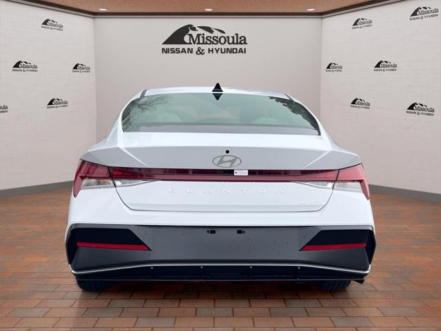 2025 Hyundai Elantra Limited photo 4