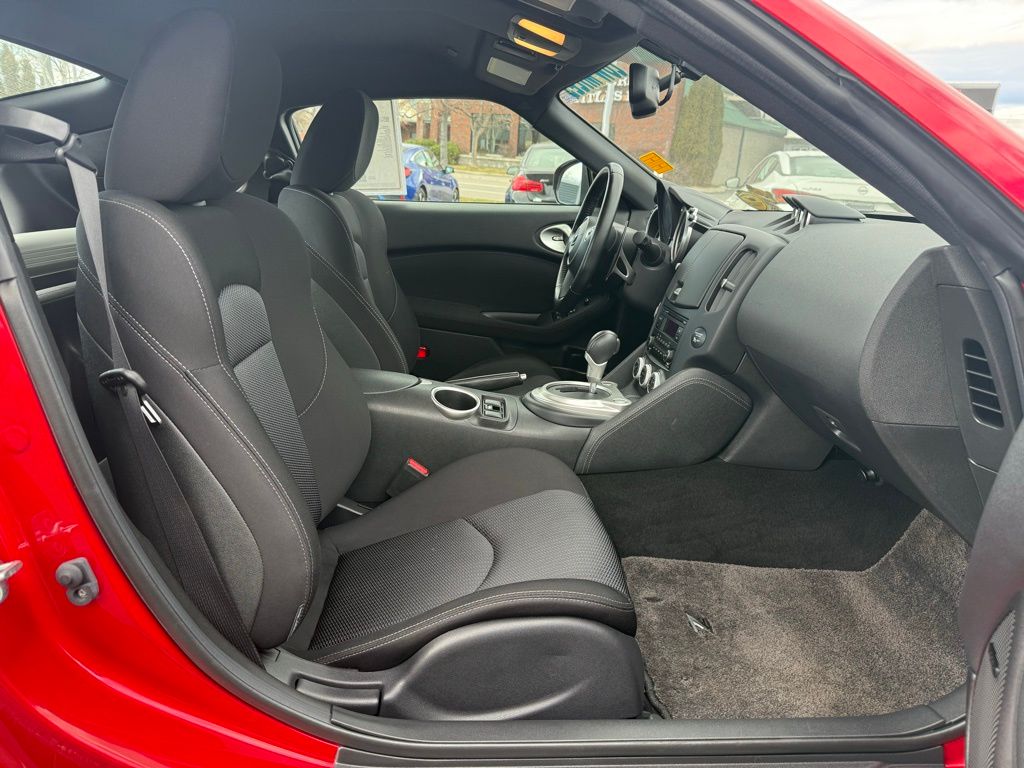 2019 Nissan 370Z Sport - Photo 18