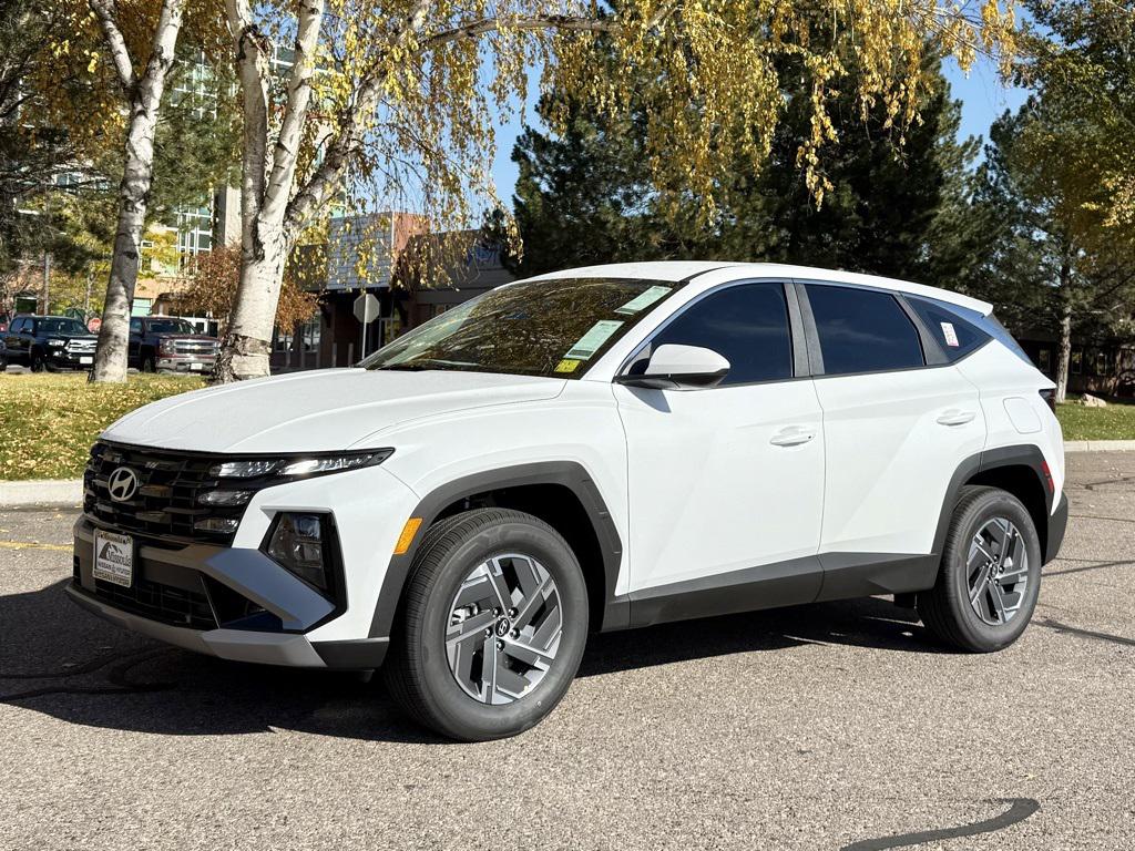 2026 Hyundai Tucson Blue SE's photo