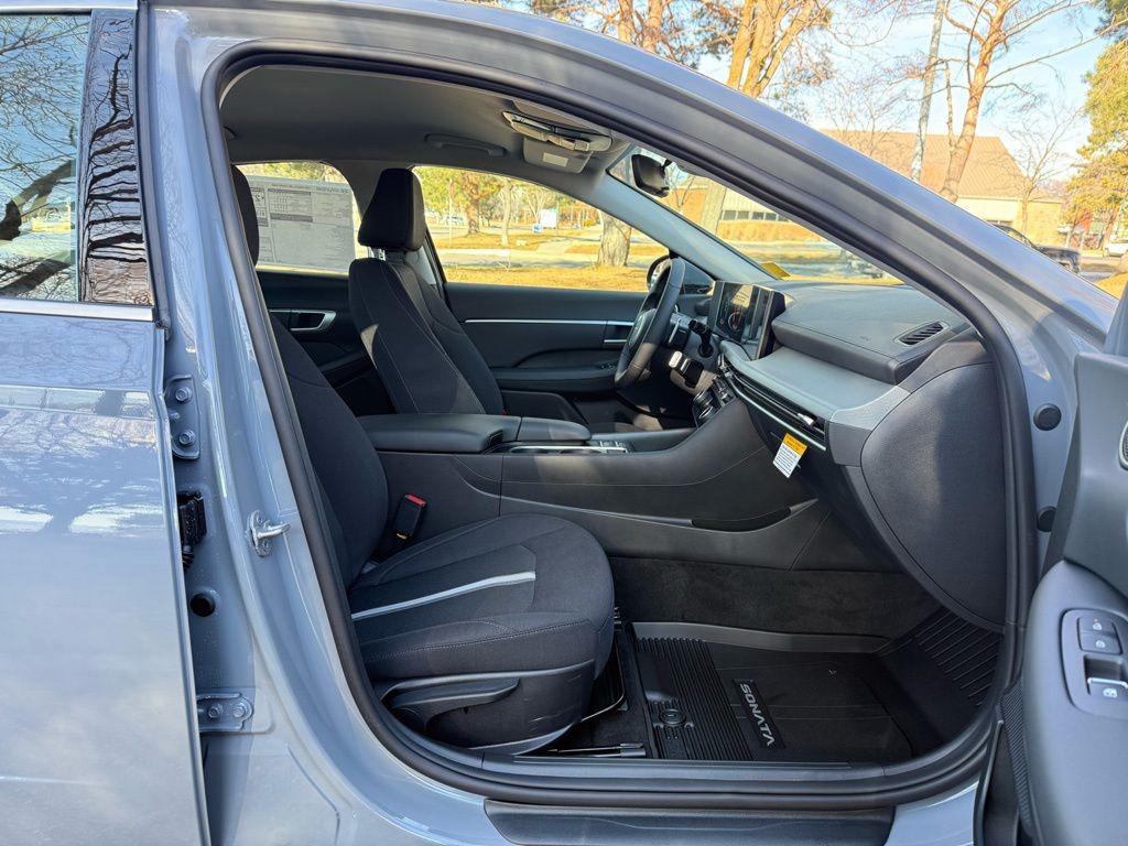 2026 Hyundai Sonata SEL - Photo 16