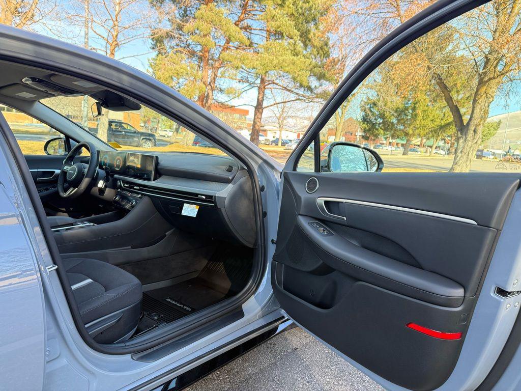 2026 Hyundai Sonata SEL - Photo 14
