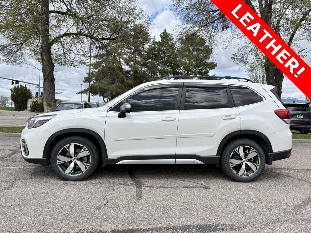 2020 Subaru Forester Touring photo 3