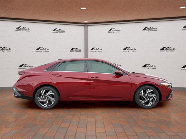 2025 Hyundai Elantra SEL Convenience photo 2