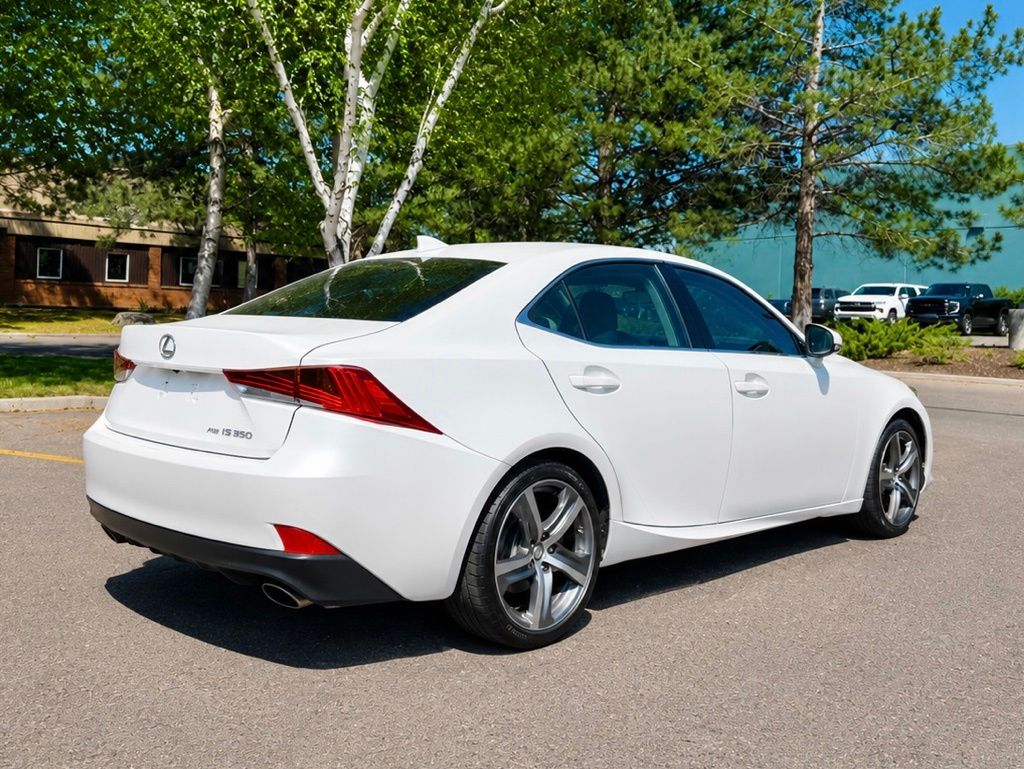 2018 Lexus IS 300 - Photo 8