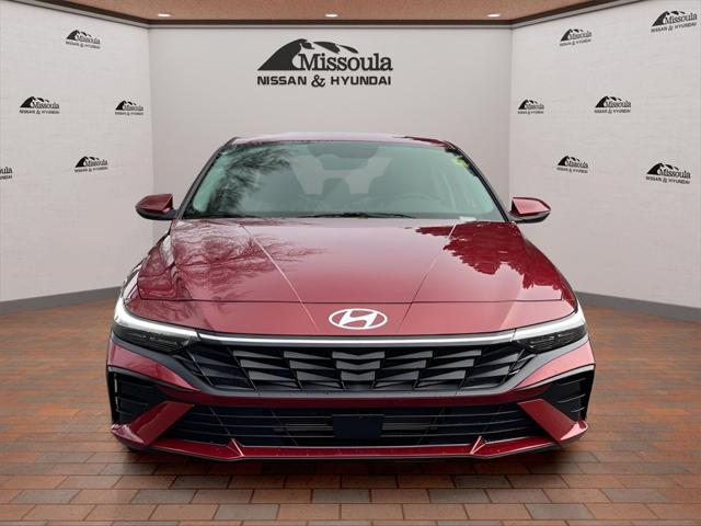 2025 Hyundai Elantra Limited photo 3