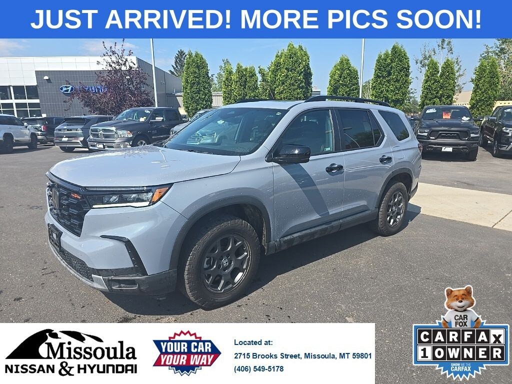 Used 2025 Honda Pilot TrailSport AWD SUV