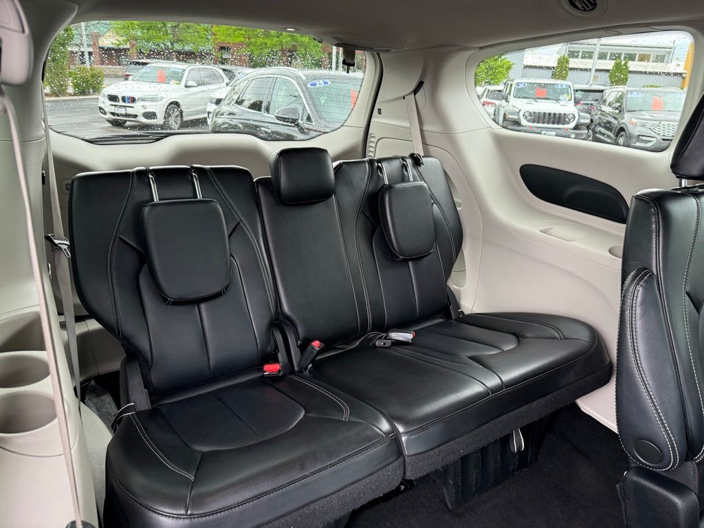 2023 Chrysler Pacifica Touring L - Photo 18