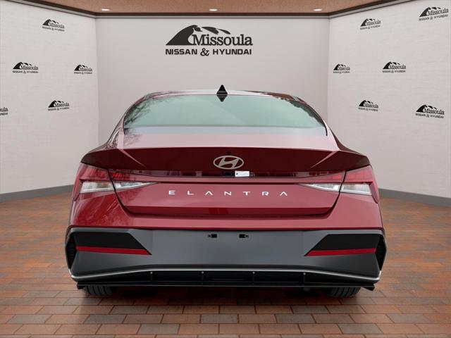 2025 Hyundai Elantra SEL Convenience photo 4