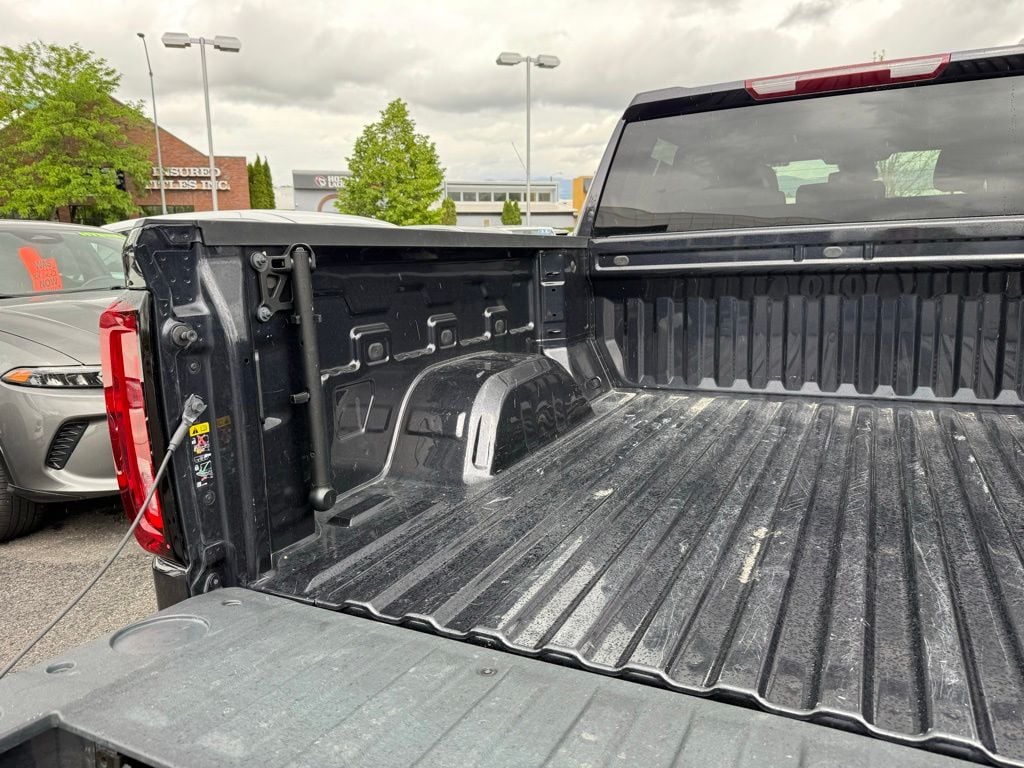 2025 GMC Sierra 1500 SLT - Photo 37