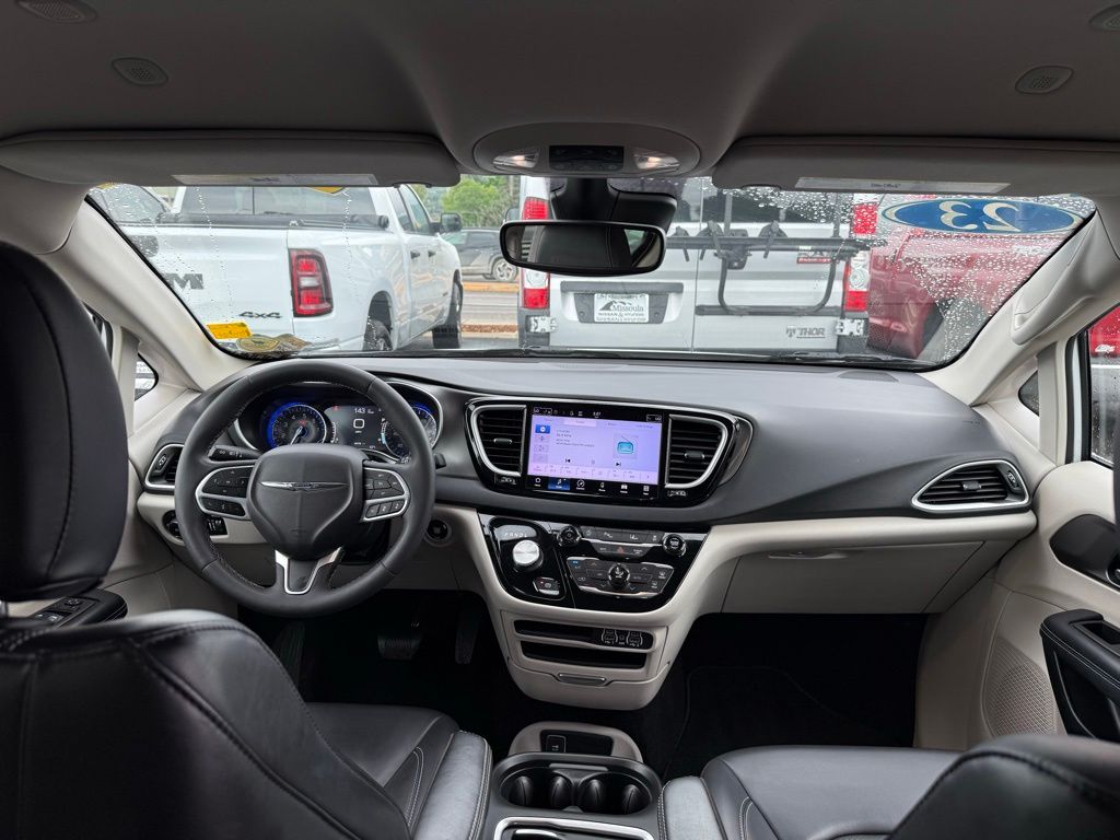 2023 Chrysler Pacifica Touring L - Photo 24