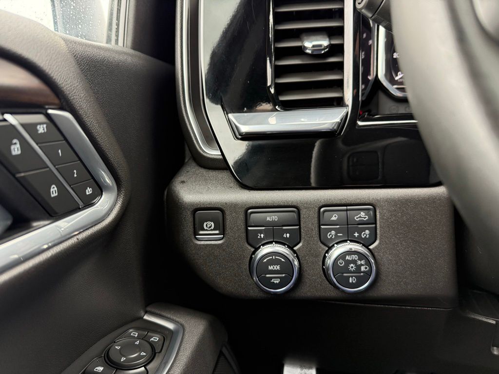 2025 GMC Sierra 1500 SLT - Photo 29
