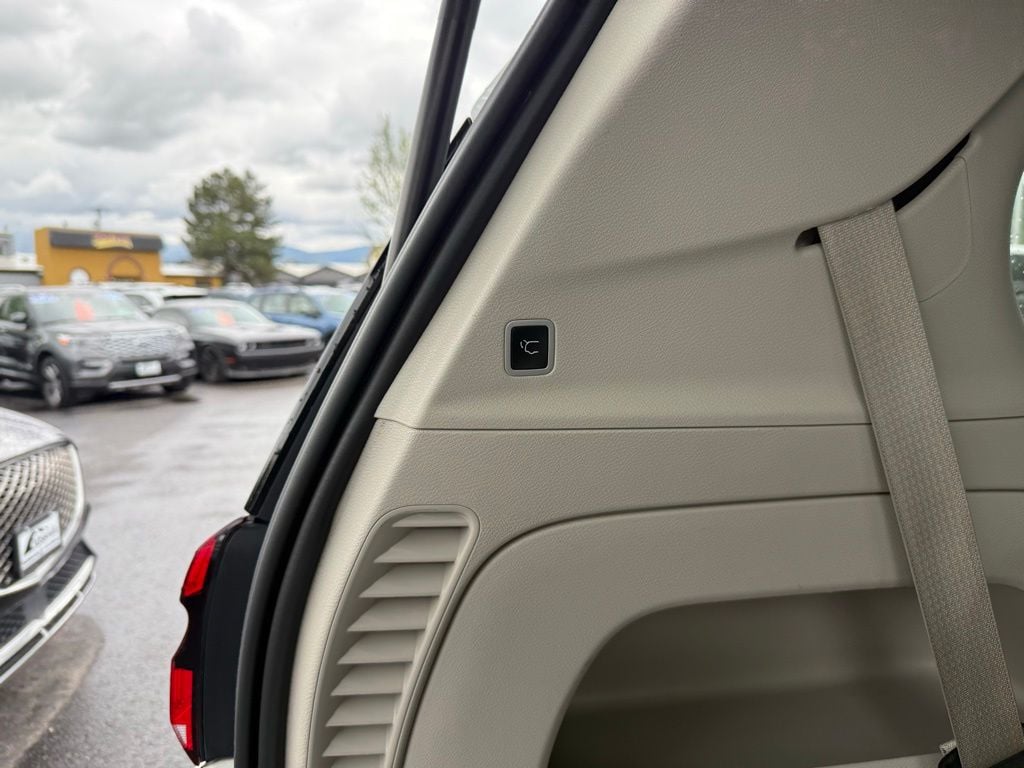 2023 Chrysler Pacifica Touring L - Photo 37