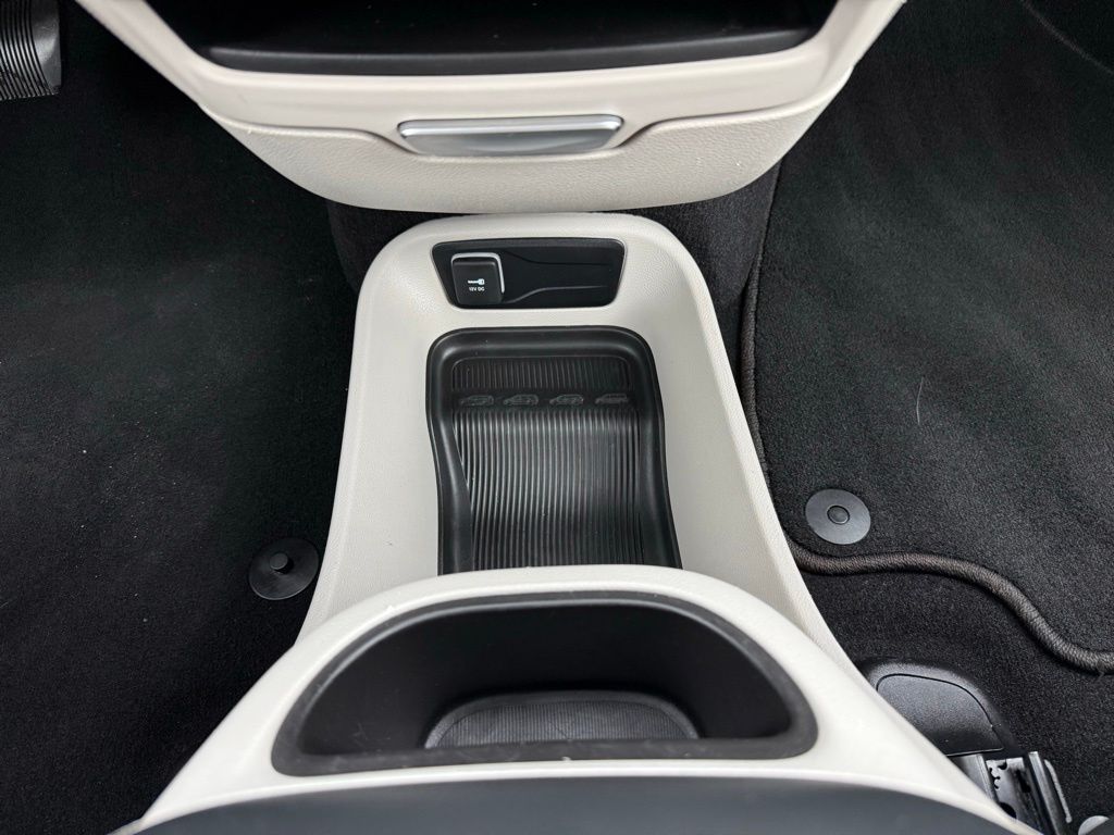 2023 Chrysler Pacifica Touring L - Photo 35