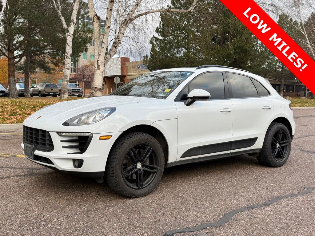 2018 Porsche Macan Base's photo