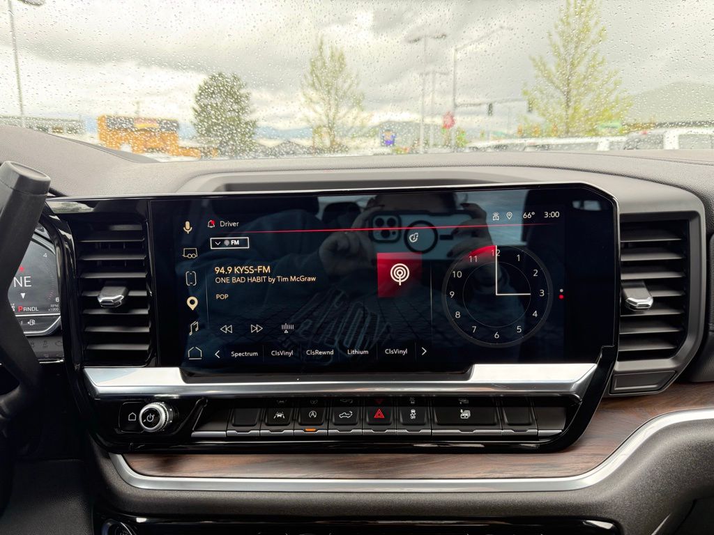 2025 GMC Sierra 1500 SLT - Photo 31