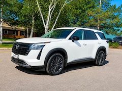 2026 Nissan Pathfinder SL Premium 4X4 SUV