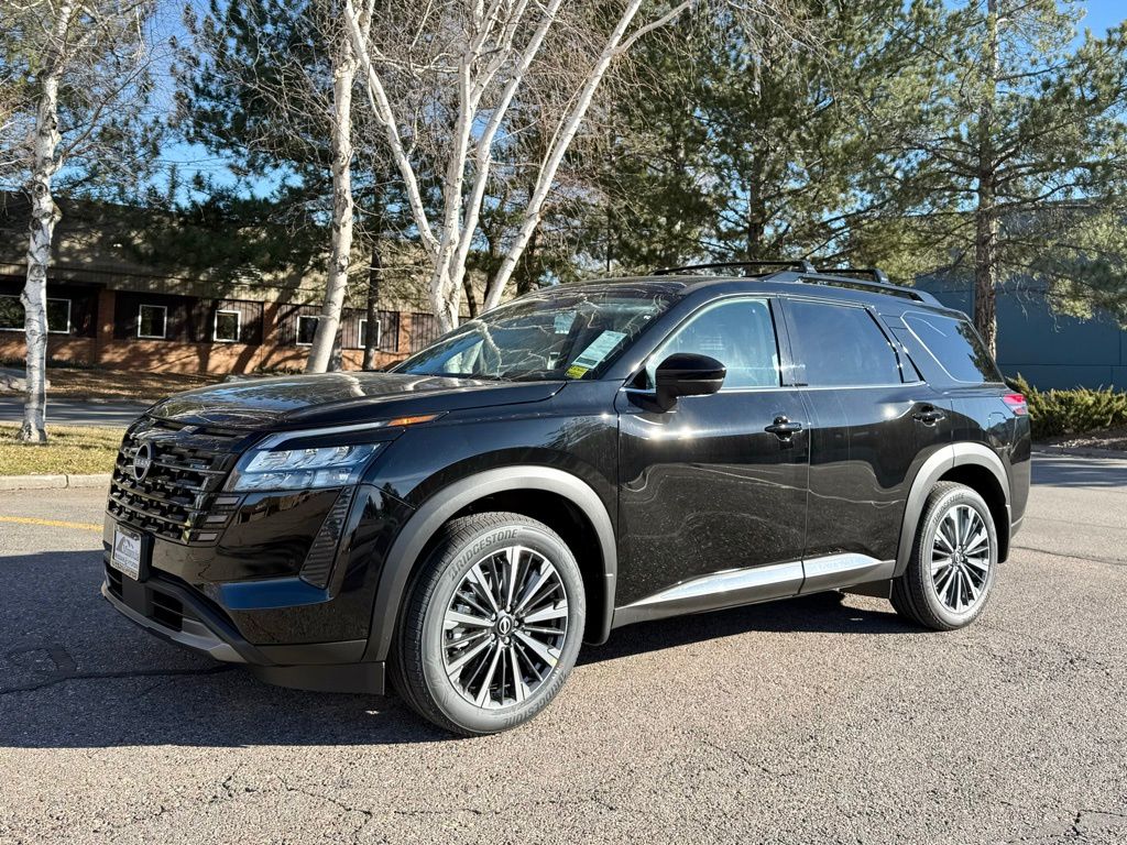 2026 Nissan Pathfinder Platinum 4WD's photo