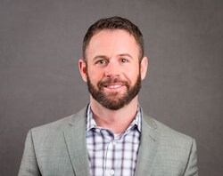 Staff member JUSTIN SINCLAIR from ID_2dc016095466