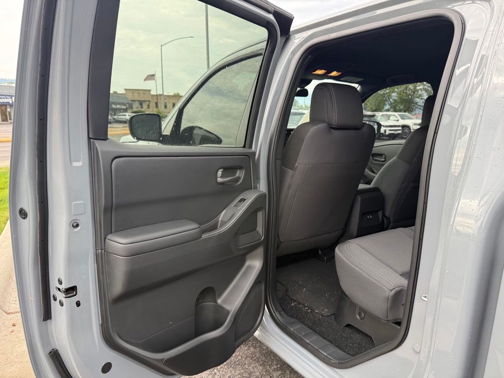 2026 Nissan Frontier SV - Photo 17