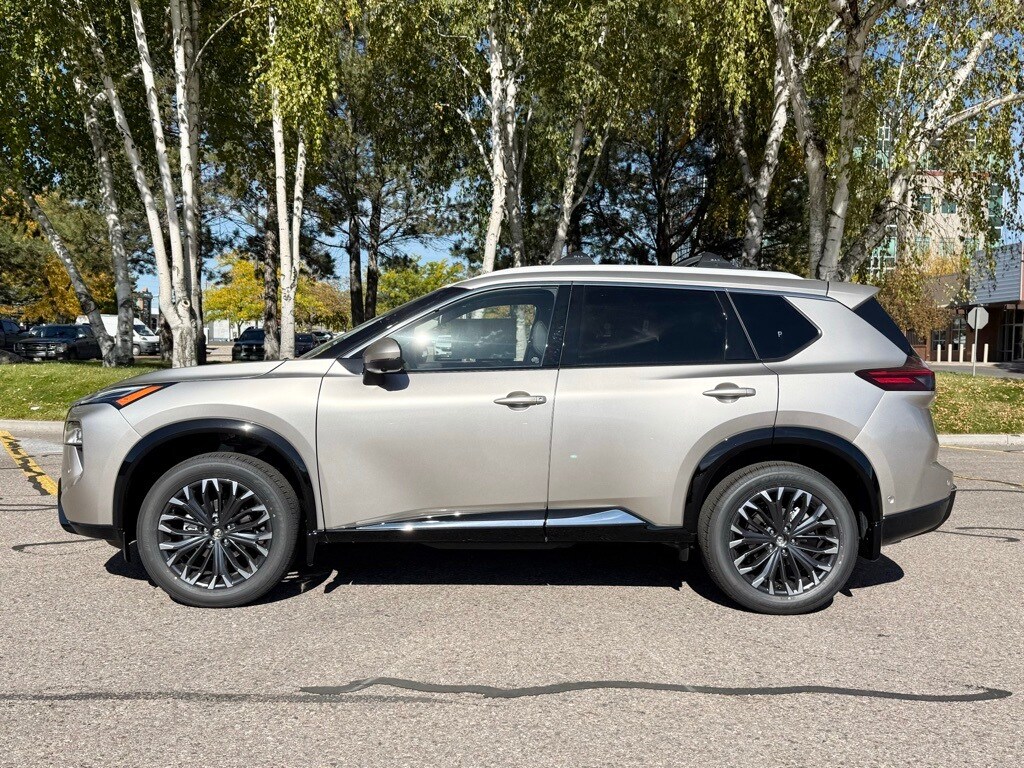 2026 Nissan Rogue Platinum photo 3