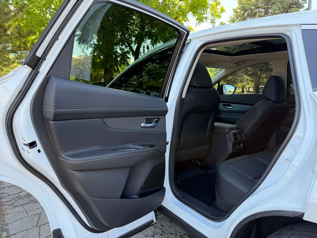 2025 Nissan Murano SL - Photo 15