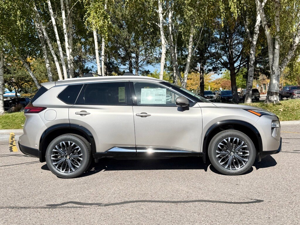 2026 Nissan Rogue Platinum photo 4