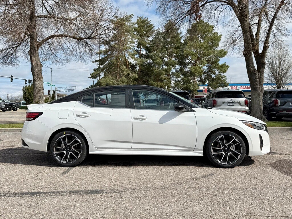 2025 Nissan Sentra SR Premium photo 4