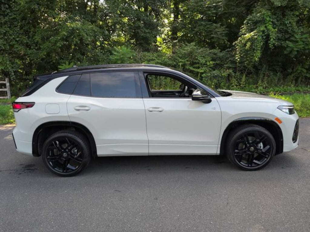 New 2026 Volkswagen Tiguan SE R-Line Black SUV