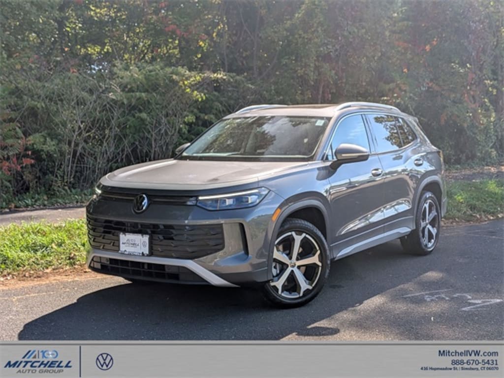 New 2025 Volkswagen Tiguan 2.0T SE SUV