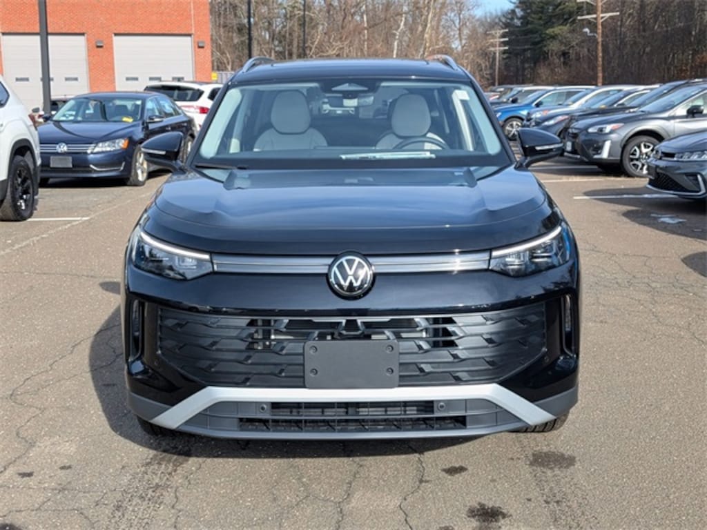 New 2026 Volkswagen Tiguan 2.0T SE SUV