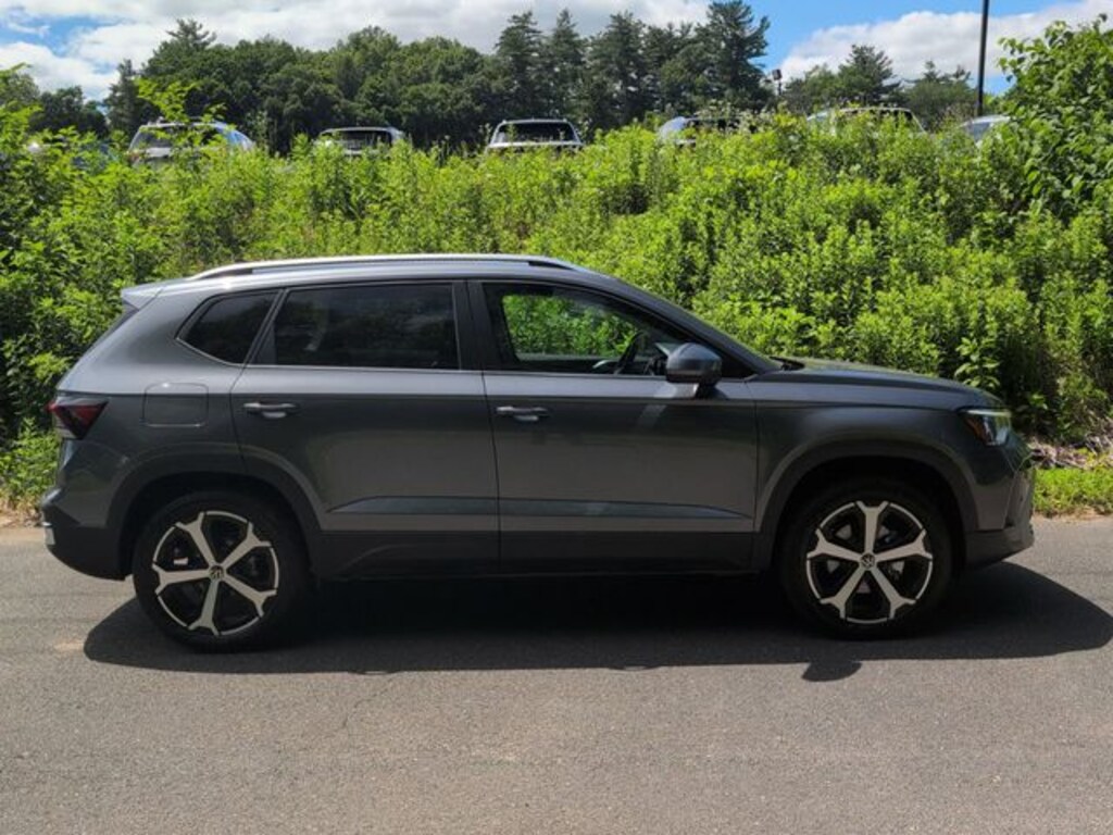 New 2026 Volkswagen Taos 1.5T SEL SUV