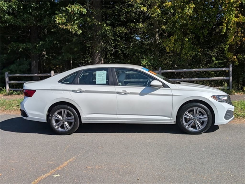 Certified 2023 Volkswagen Jetta 1.5T SE Sedan
