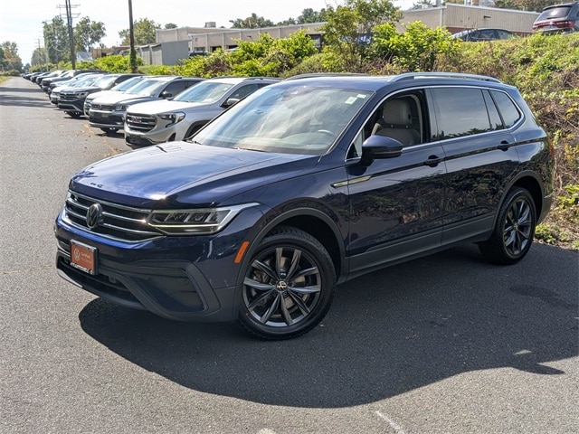 2022 Volkswagen Tiguan SE's photo