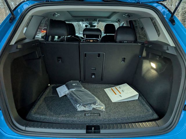 2025 Volkswagen Taos SE Black - Photo 6