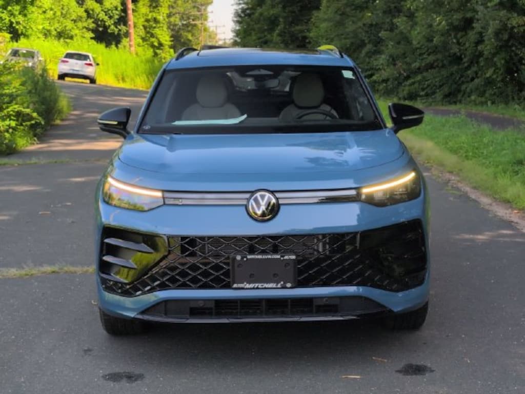 New 2026 Volkswagen Tiguan SE R-Line Black SUV