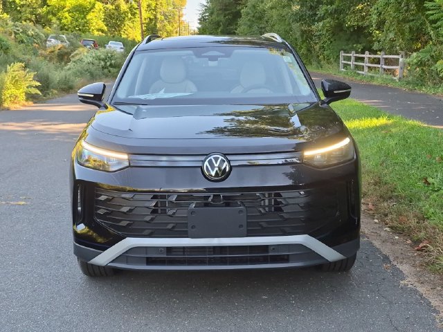 New 2026 Volkswagen Tiguan SE SUV