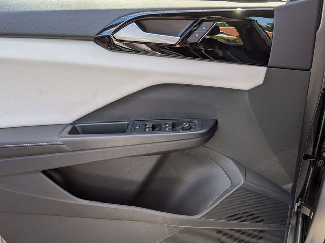 2025 Volkswagen Taos S - Photo 10
