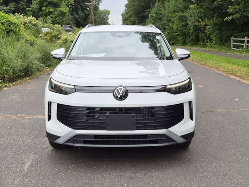 New 2026 Volkswagen Tiguan SE SUV