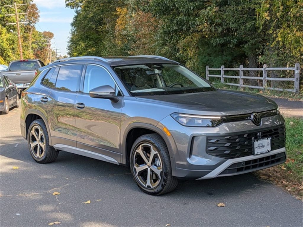 New 2025 Volkswagen Tiguan 2.0T SE SUV