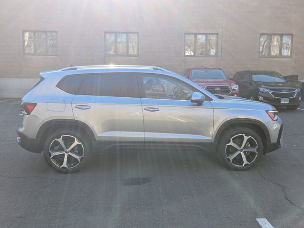 New 2026 Volkswagen Taos 1.5T SEL SUV