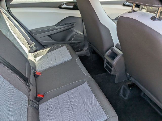 2025 Volkswagen Taos S - Photo 21