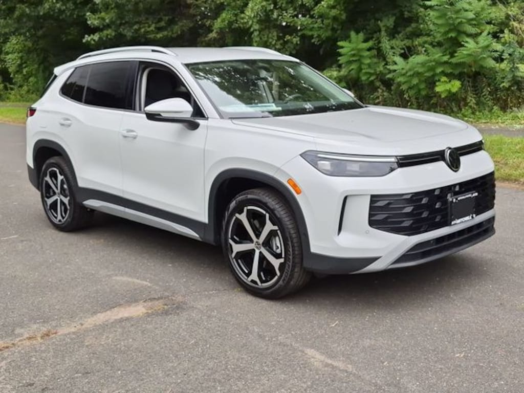 New 2026 Volkswagen Tiguan SE SUV