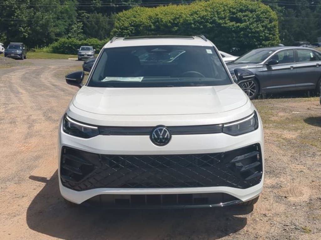 New 2026 Volkswagen Tiguan SE R-Line Black SUV