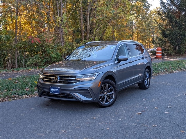 2022 Volkswagen Tiguan SE's photo