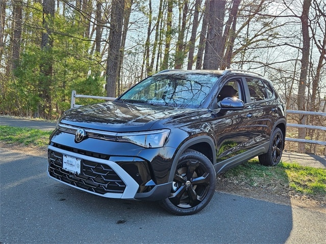 2025 Volkswagen Taos SEL's photo