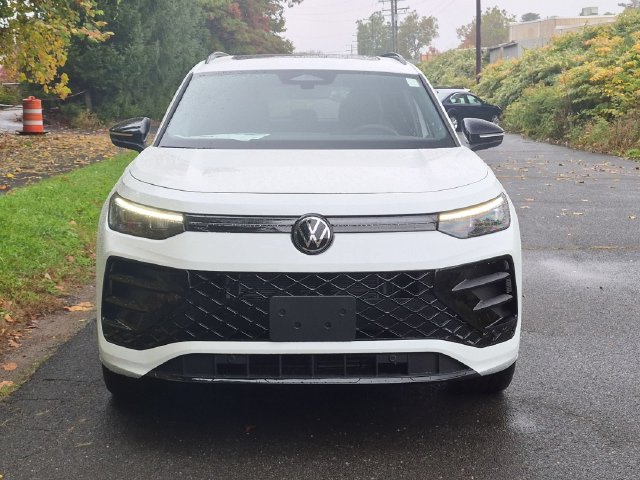 New 2026 Volkswagen Tiguan SE R-Line Black SUV