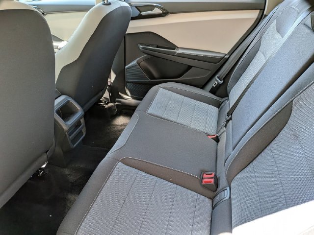 2025 Volkswagen Taos S - Photo 17
