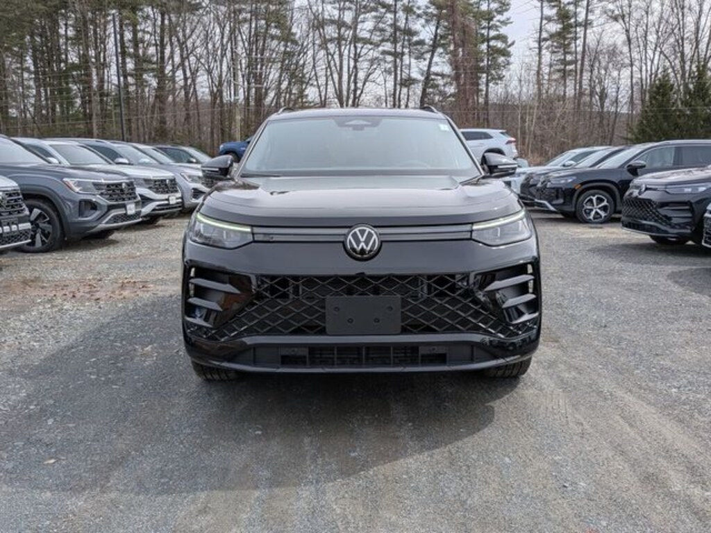 New 2026 Volkswagen Tiguan 2.0T SE R-Line Black SUV